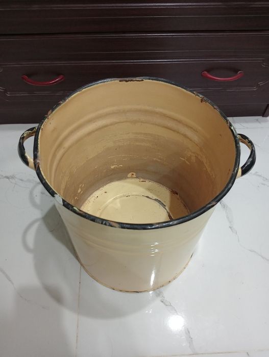Продается кастрюля