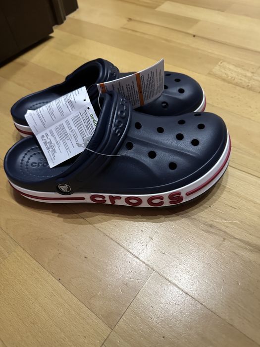 Кроксы срочно продам