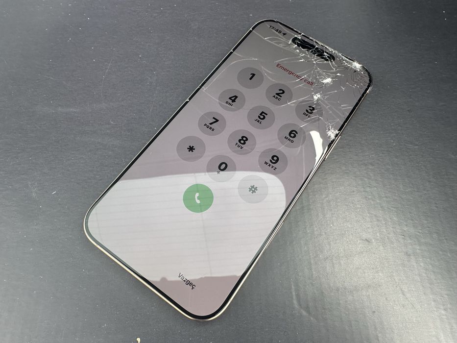 Iphone 16 Pro Max GOLD заключен с Icloud