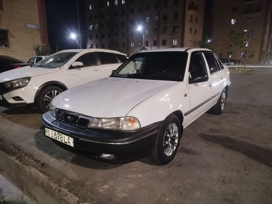 Нексия 1 сотилади