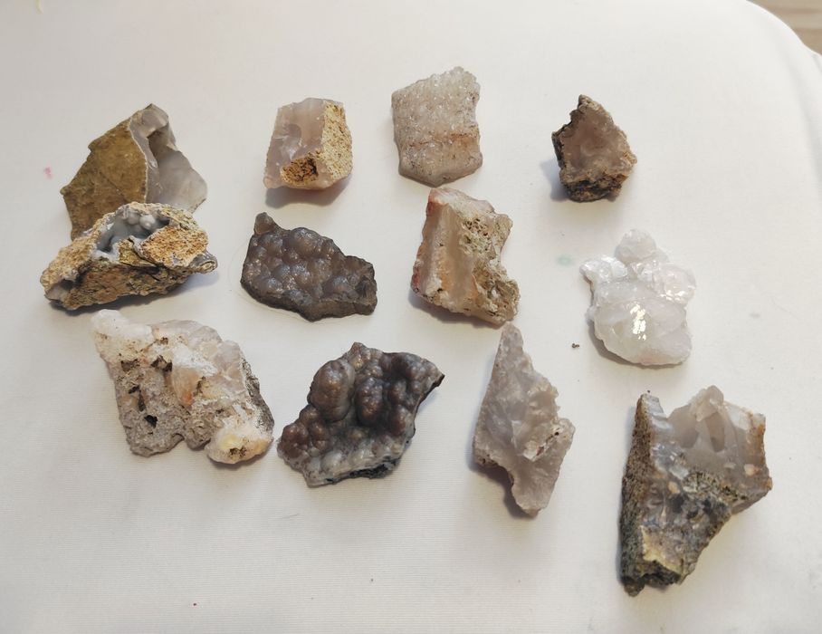 Лот минерали от България