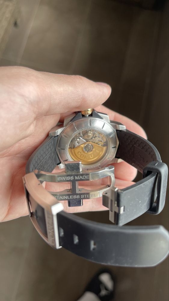 Златен часовник Corum 18 карата