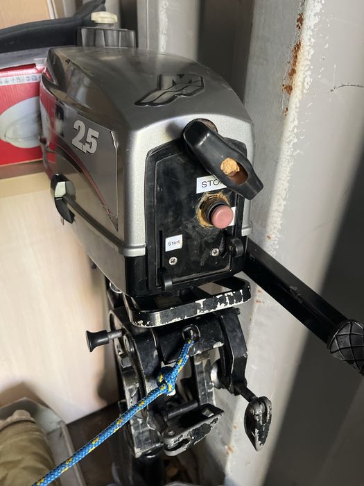 Мотор за лодка 2.5 коня Mariner