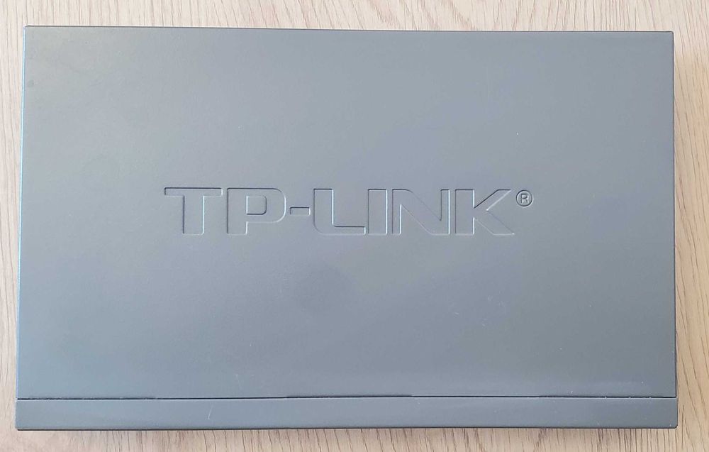 Суич: TP-Link TL-SG1008 - 8-port Gigabit Switch