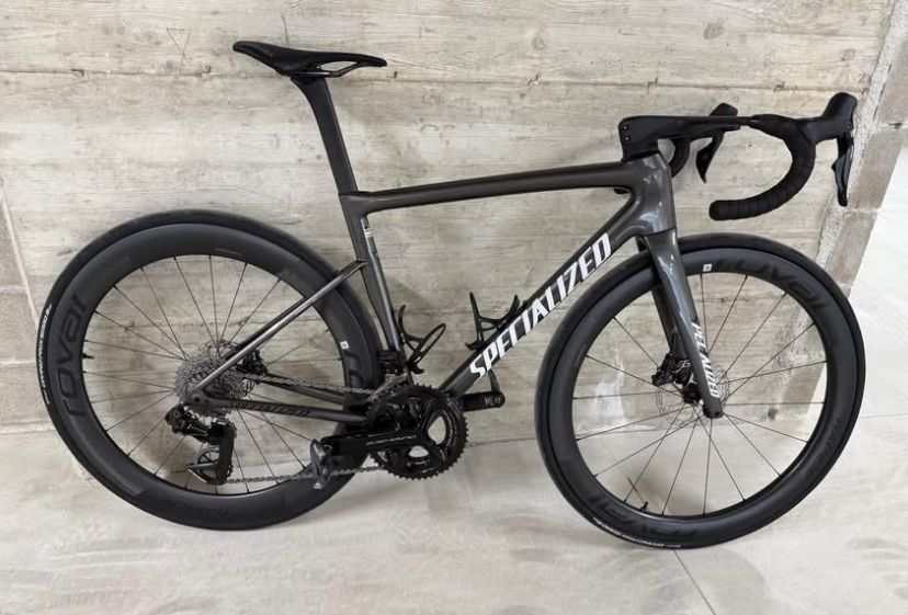 Карбонов ввлосипед SPECIALIZED TARMAC SL8.Dura Ace-di2-12v.Roval.2024г