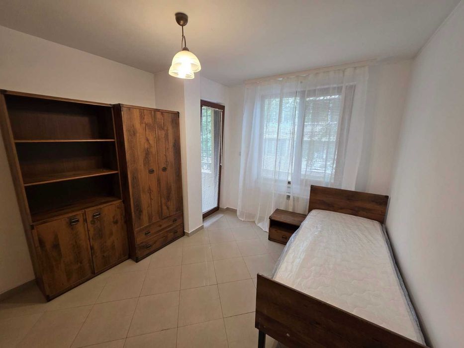 Даваме чудесе 4стаен обзаведен  апартамент в кв. Изток , гр. София