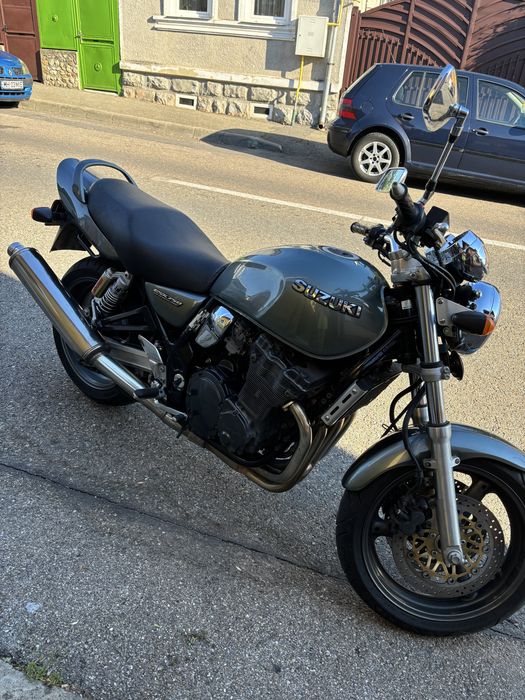 Suzuki GSX 750 inazuma
