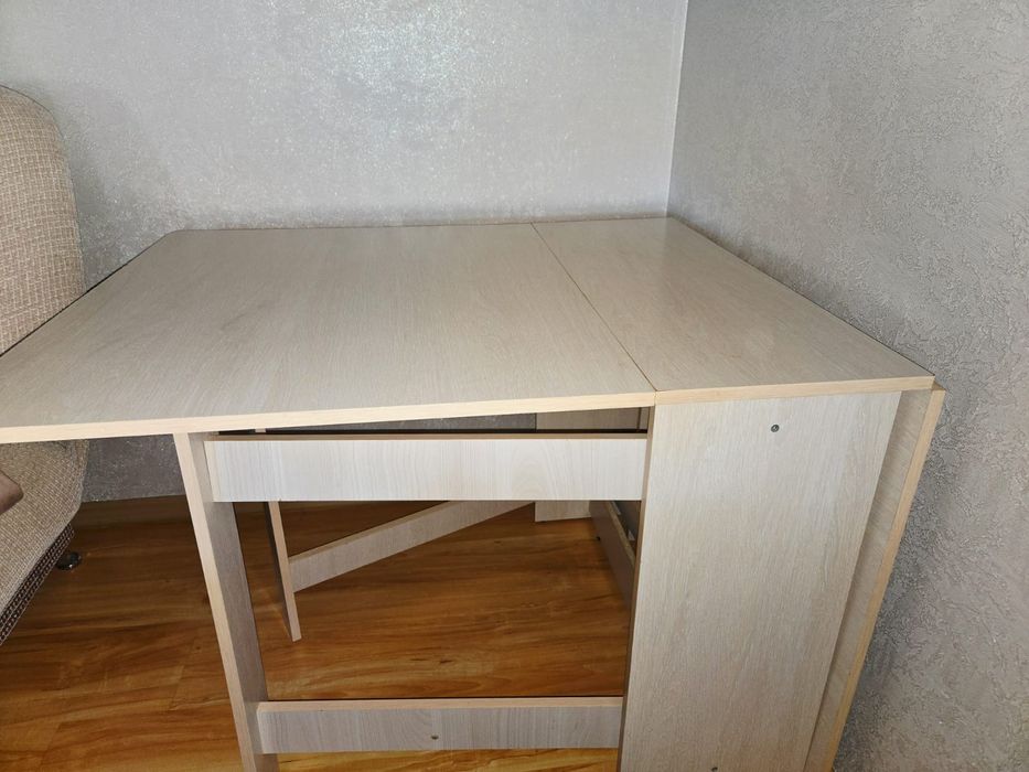 Стол раскрывается