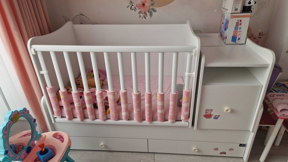 Бебешко легло с матрак и люлеещ механизъм