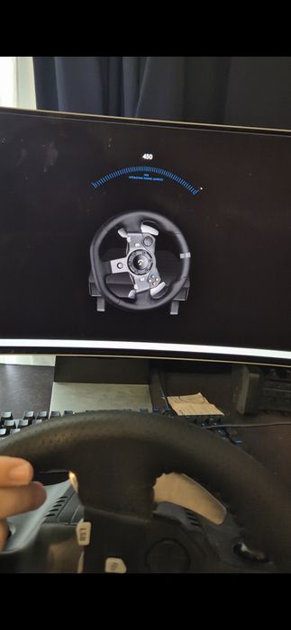 Продавам Logitech G920 с педали и скоростна кутия