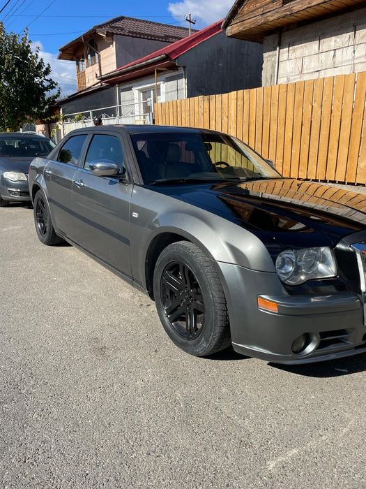Chrysler c300 gri