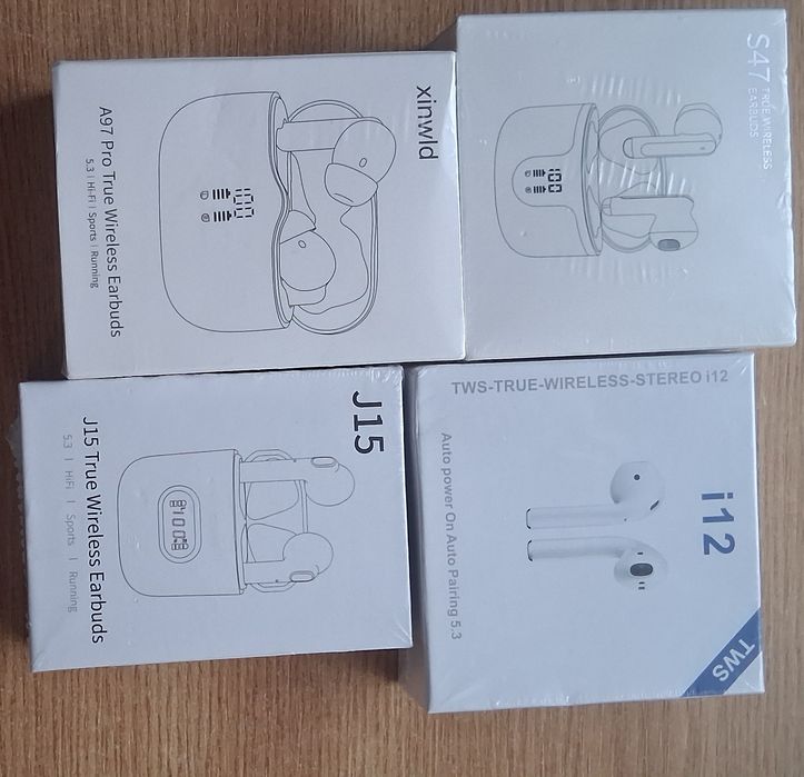 Smart watch și căști Bluetooth