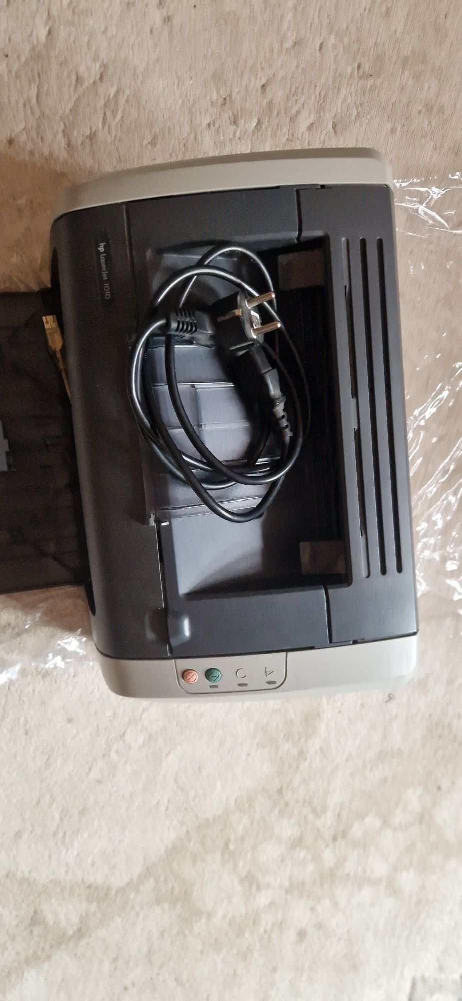 Продам принтер hp1010