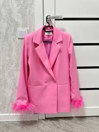 Пиджак пудро розовый М размер.