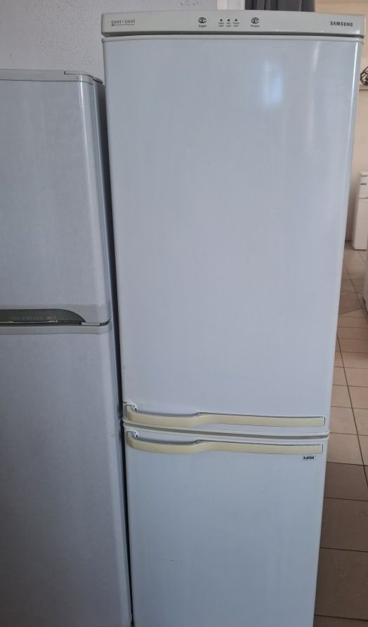 Холодильник SAMSUNG