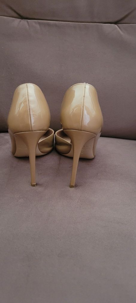 LeSilla pantofi stiletto marimea 37 nude