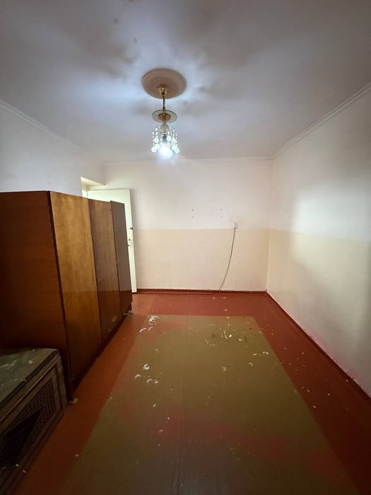 Продам своя чил 23 кв оринтир шерин чорраха 2 хона 4 этаж 5 этажлий до