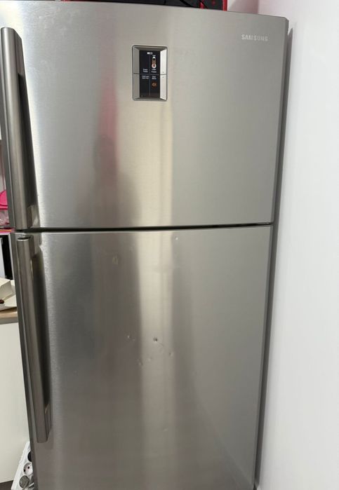 Продаётся холодильник Samsung и стиральная машина 3 кг