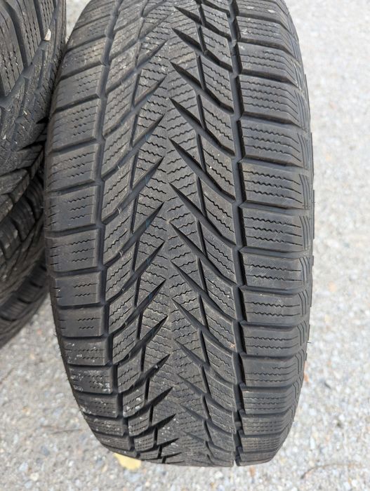 Зимни гуми /размер 215/55/R17