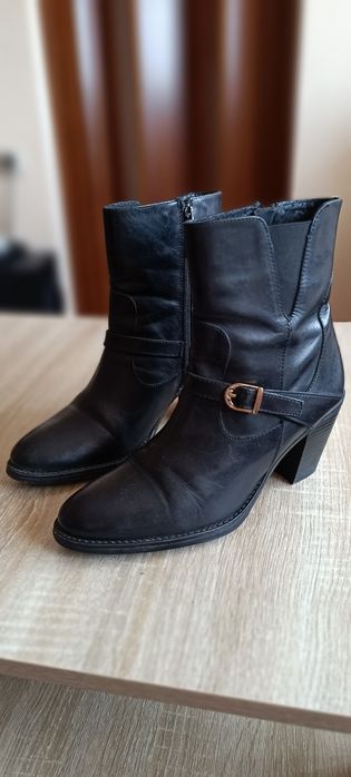 Дамски черни боти