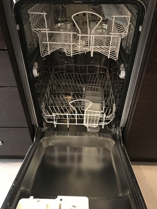 Masina de spalat vase Ariston