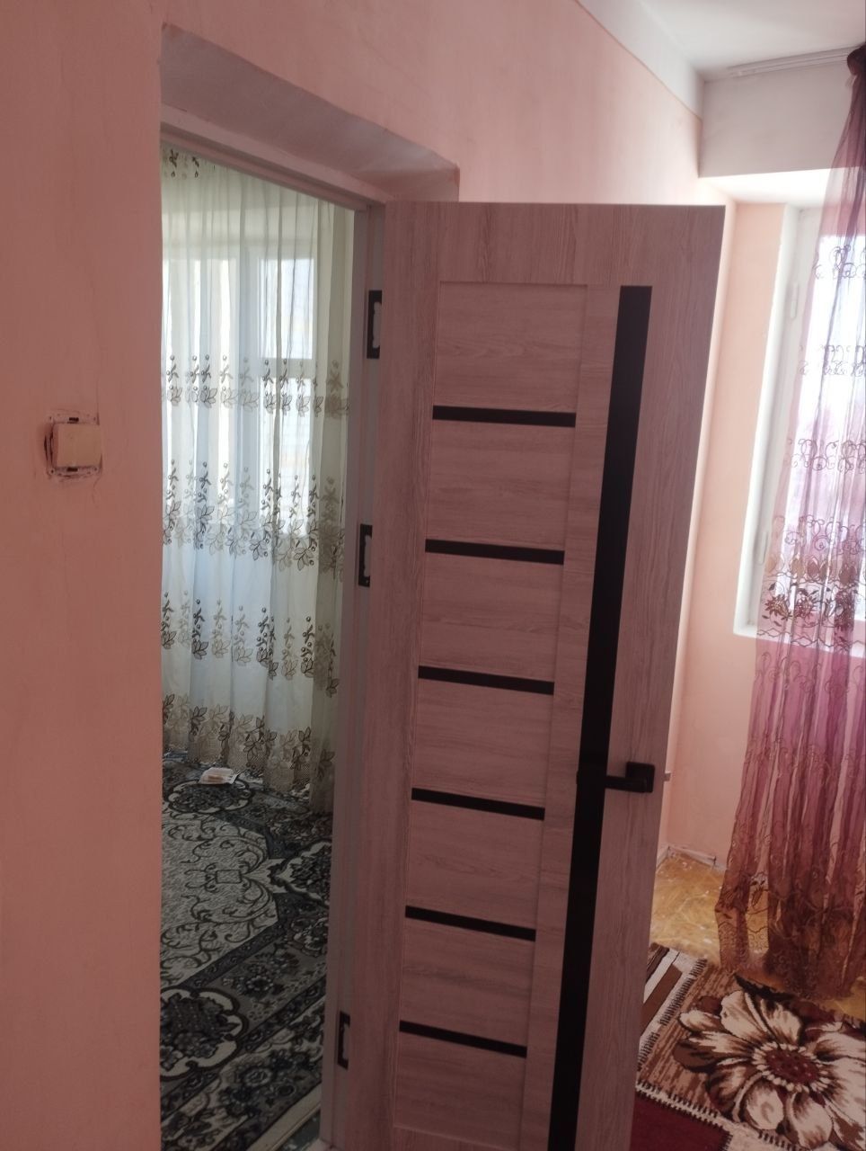 Сдаю 1ком переделенную на 2х в аренду