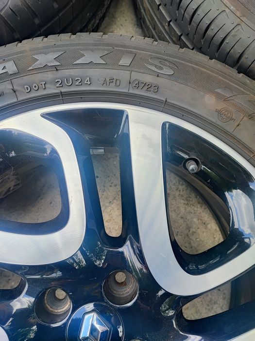 Vînd set roți aliaj pe 17' renault captur