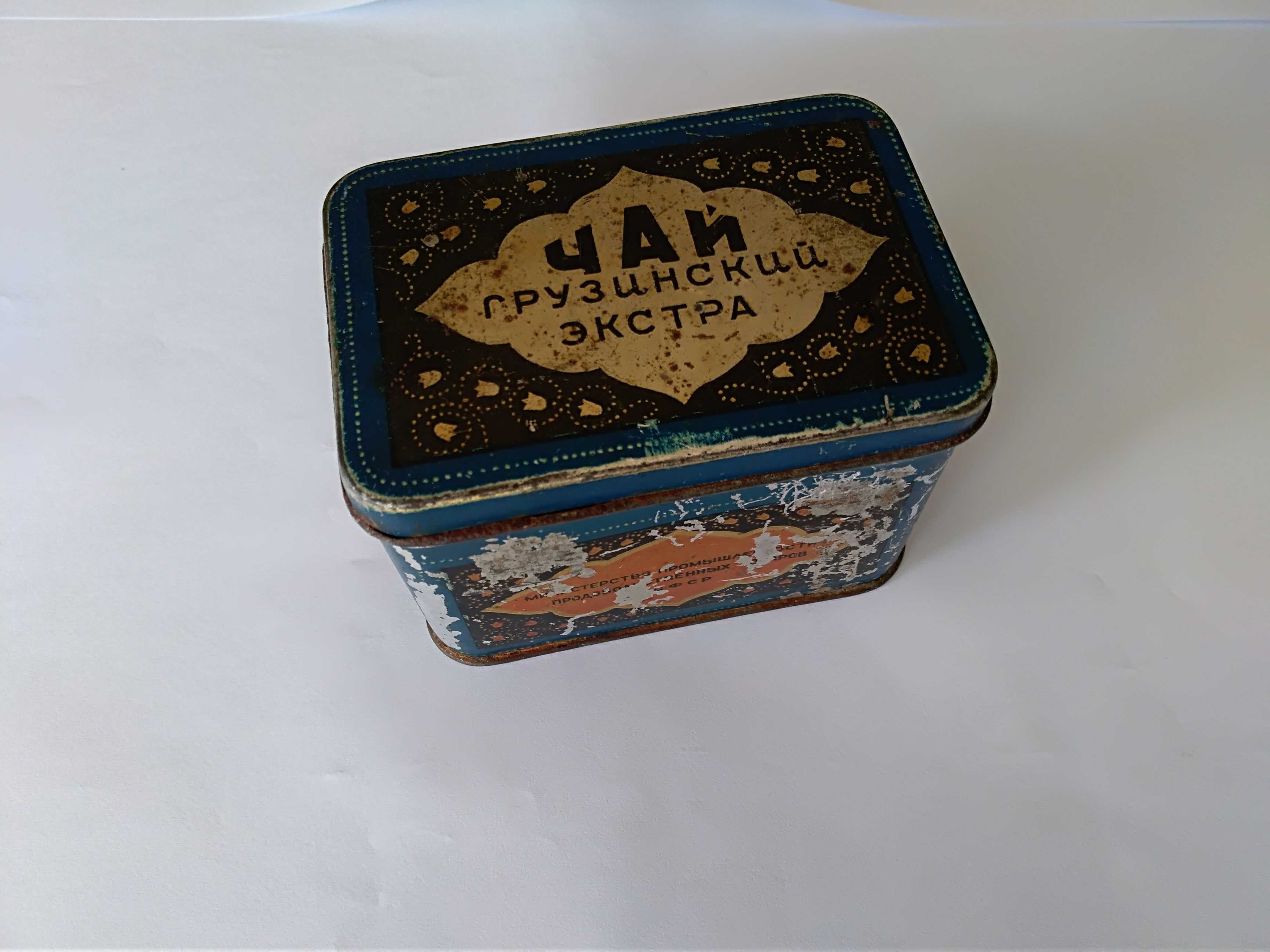 Стара соц кутия от Грузински чай