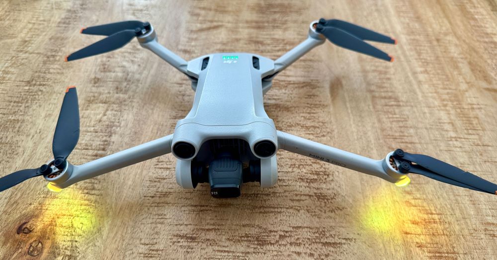 DJI Mini 3 Pro – Geantă transport + baterii + filtre incluse