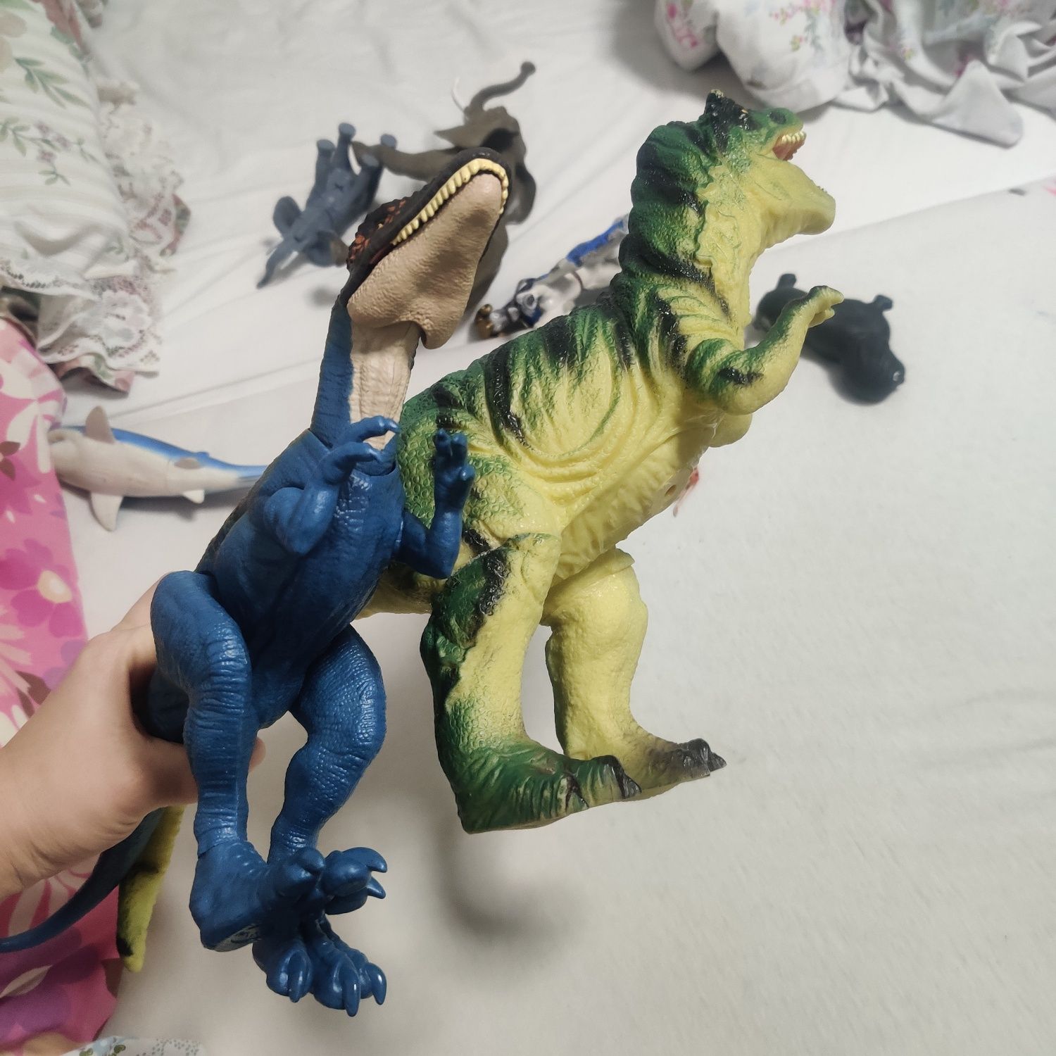 Dinozauri jucărie