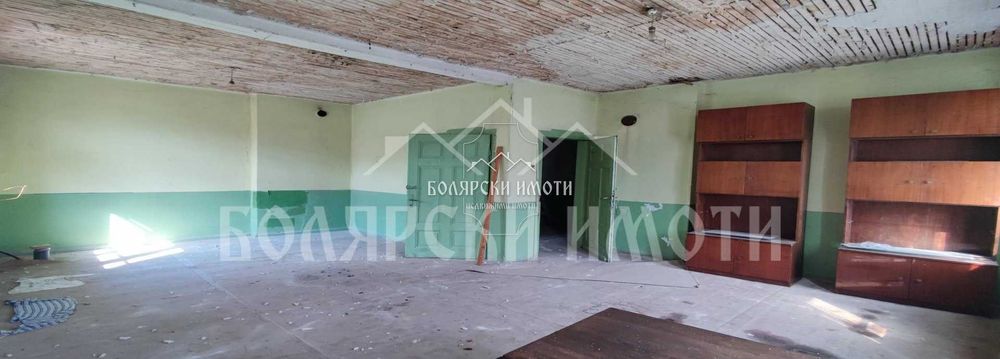 Еднофамилна двуетажна къща в гр. Елена