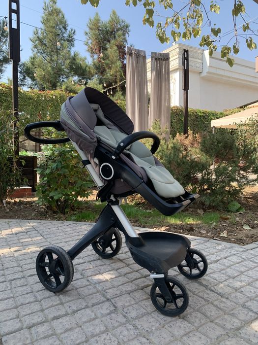 Продаю премиальную коляску Stokke Xplory