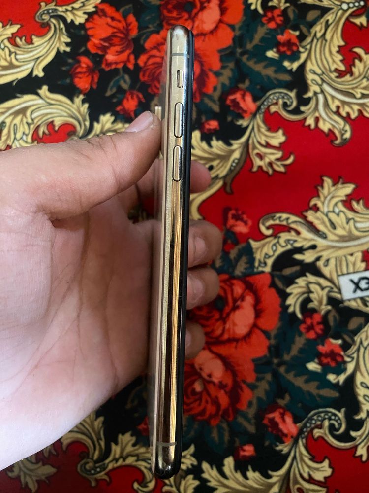 iPhone. Xs цена 60000