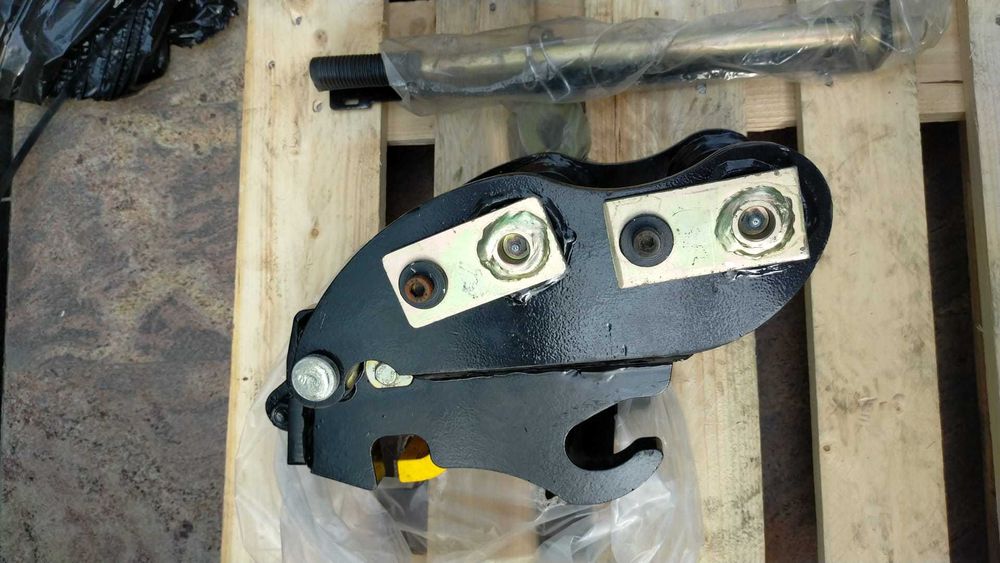 Cupla rapida mini excavator Takeuchi, Case, NewHolland integral HARDOX