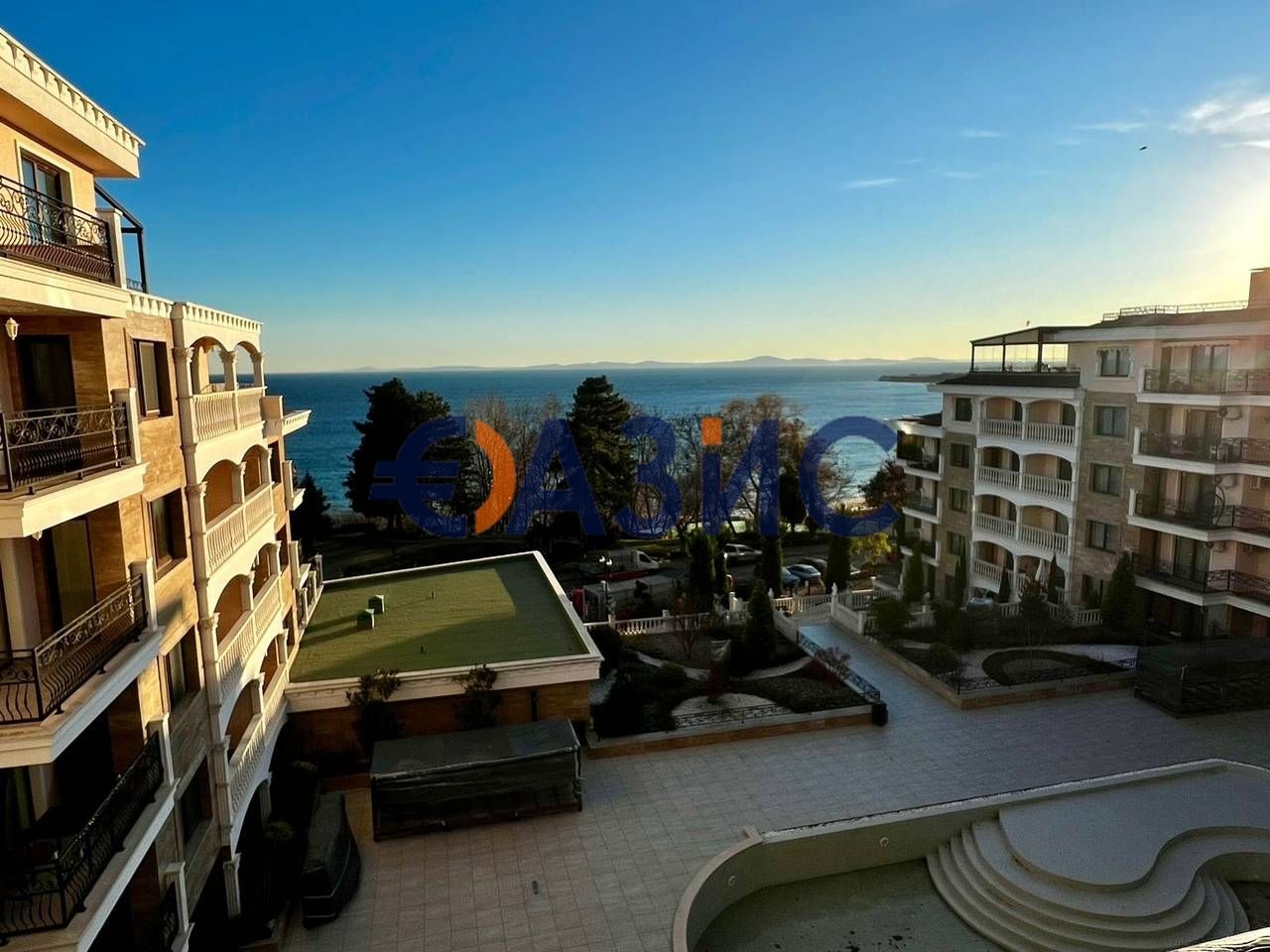 Продава се Тристаен апартамент в Несебър - 114 кв.м за 2325 €/кв.м - Снимка #7