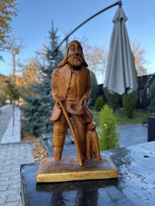 Statueta lemn Barbat cu barba si catel