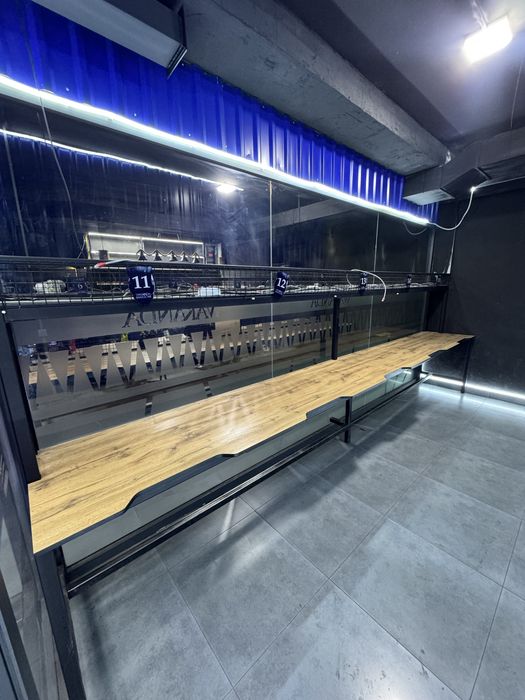 Игровой стол для компьюерного клуба.