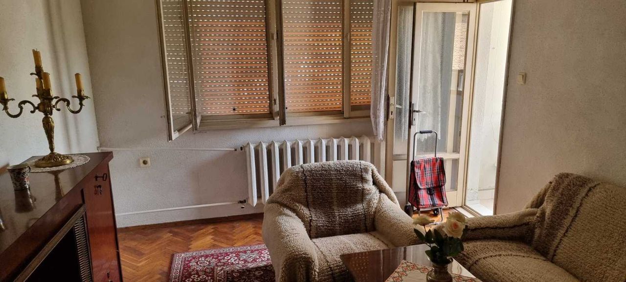 Продава се Четиристаен апартамент в Разград, Център - 128 кв.м за 1156 €/кв.м - Снимка #13