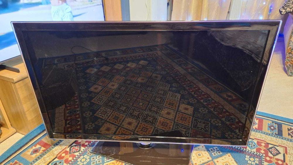 Телевизор Samsung UE40D6100SW