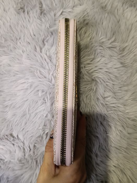 Portofel de damă Guess