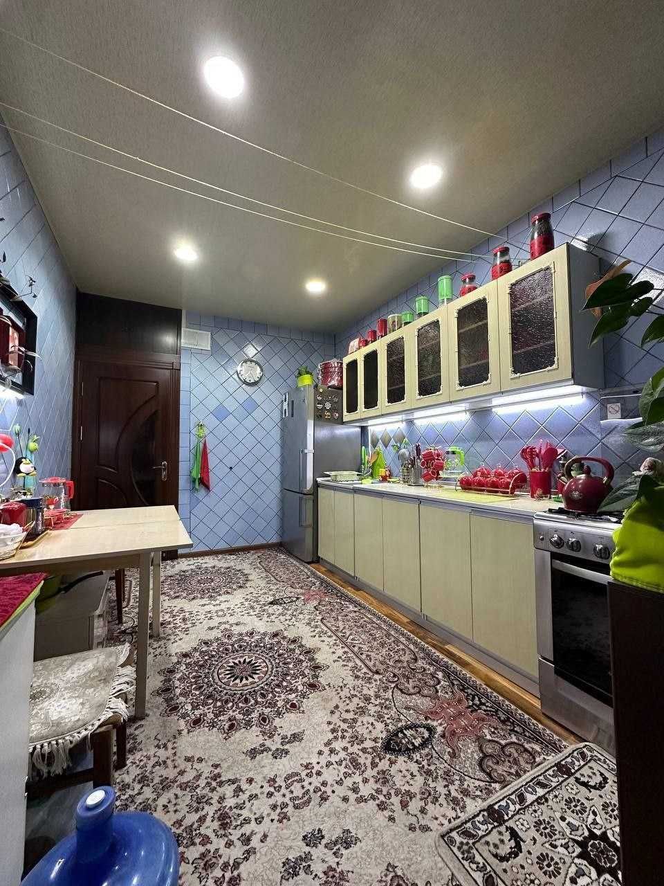 Продается квартира на Юнусабаде 14 квартал 2-3-9 отдельный вход