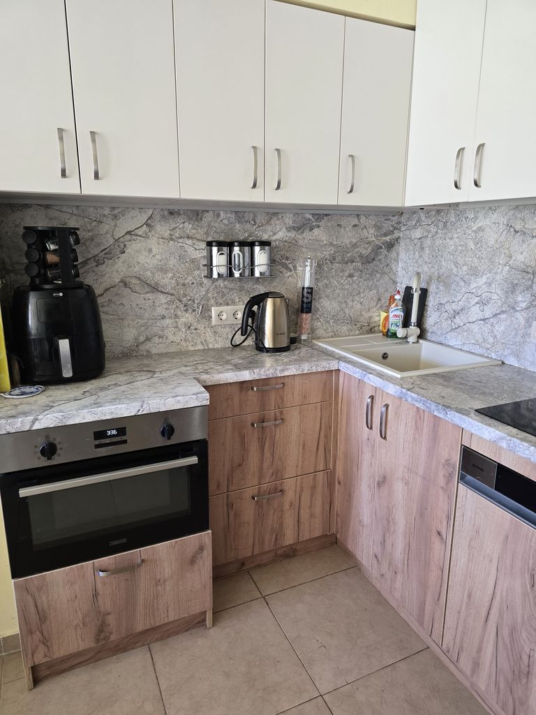 Продава се Четиристаен апартамент в с. Кранево, Област Добрич - 100 кв.м за 1380 €/кв.м - Снимка #8