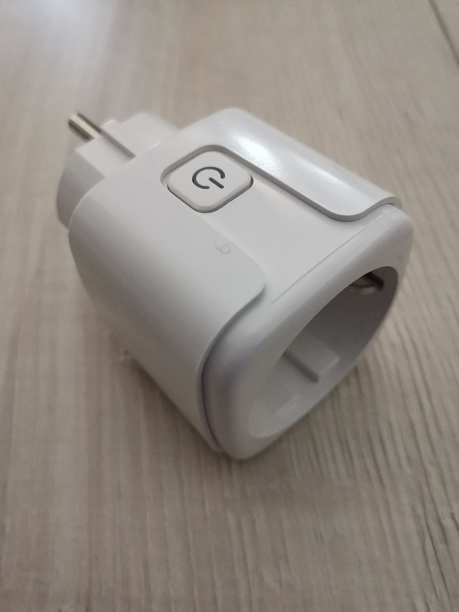Tuya Smart plug / Wi-Fi умен контакт 20А/4100W с функция електромеp