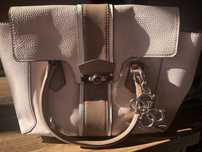 Почти нова! Стилна чанта Guess