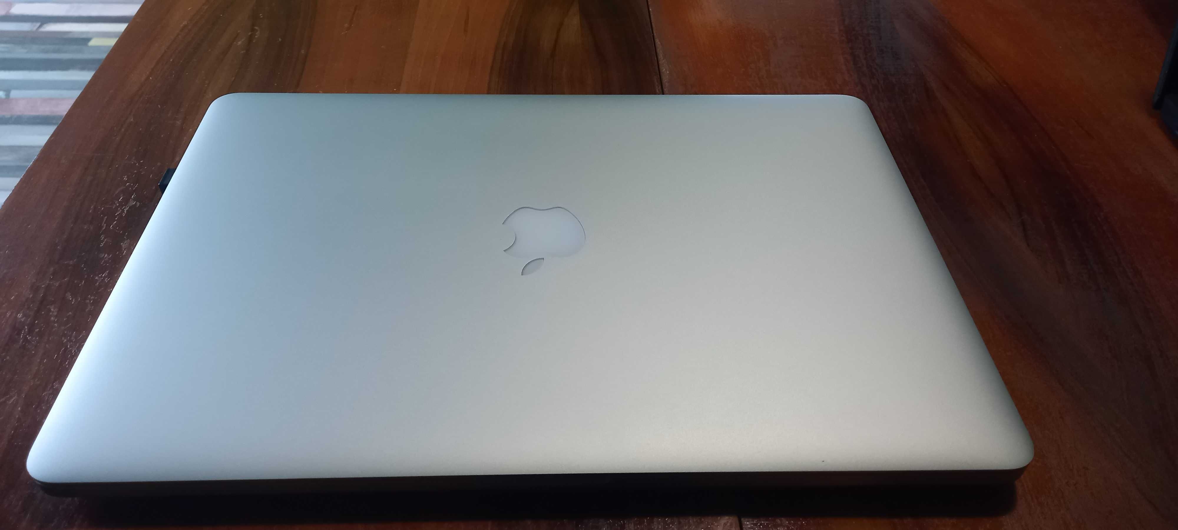 Apple MacBook Pro Retina mid-2015 15-Inch Core i7 512 GB SSD 16GB