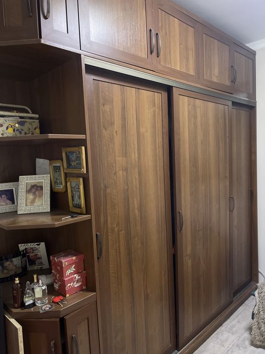 Шкаф большой, вместительный, в хорошем состоянии