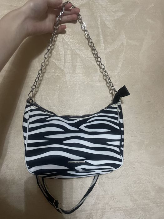 модная сумка на плечо Bershka