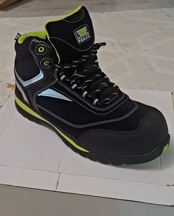 Продам спец.обувь