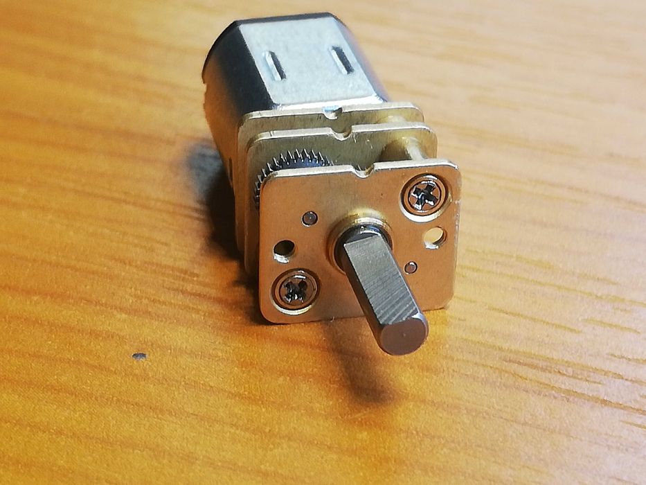 Automodel motor universal cu reductor pentru troliu crawler max 3 kg