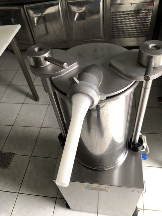 La Felsinea-Masina umplut/sprit carnati/automat 24 litri